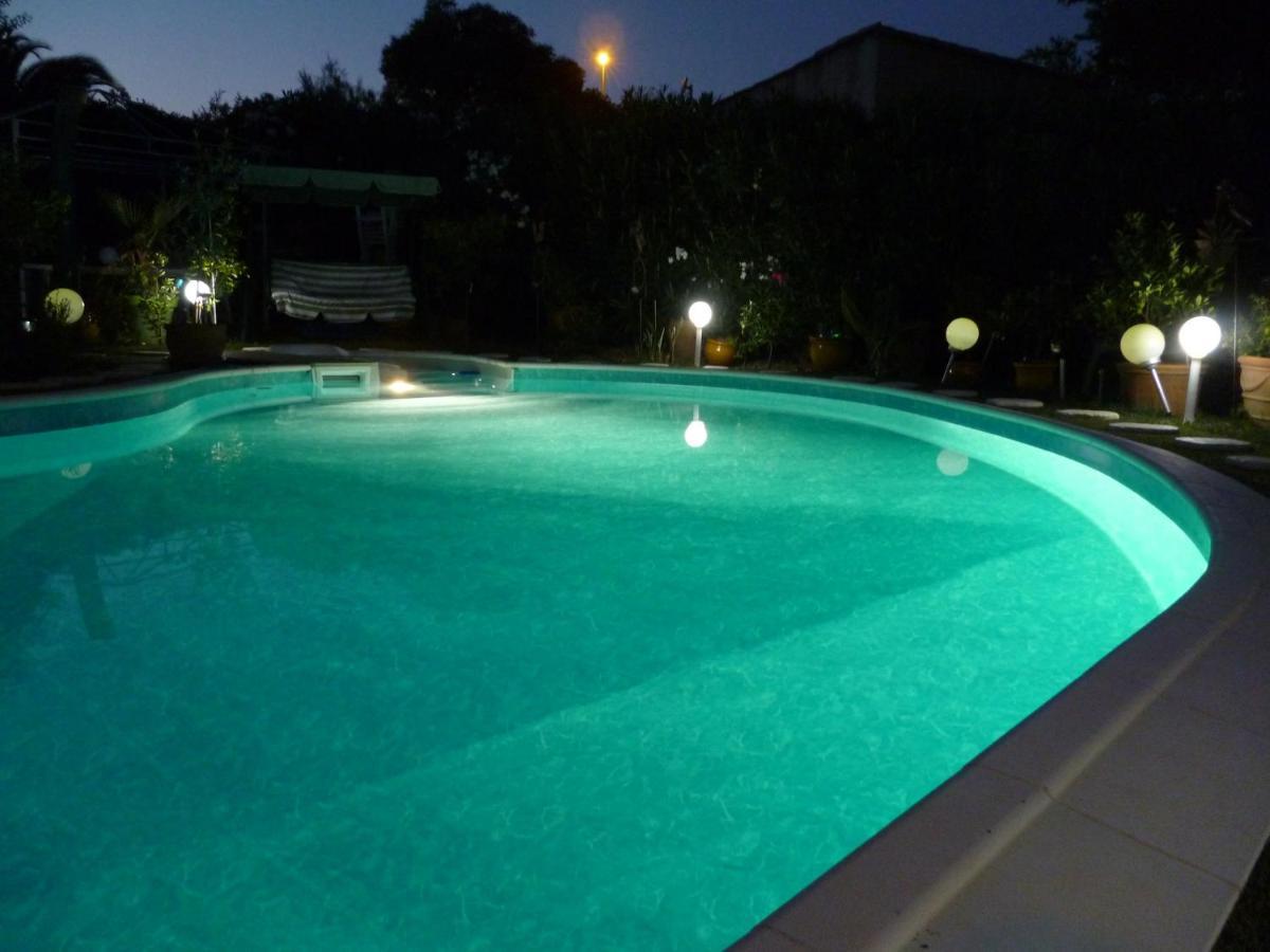 Bed and Breakfast Chez Patrick Roujan Exterior foto