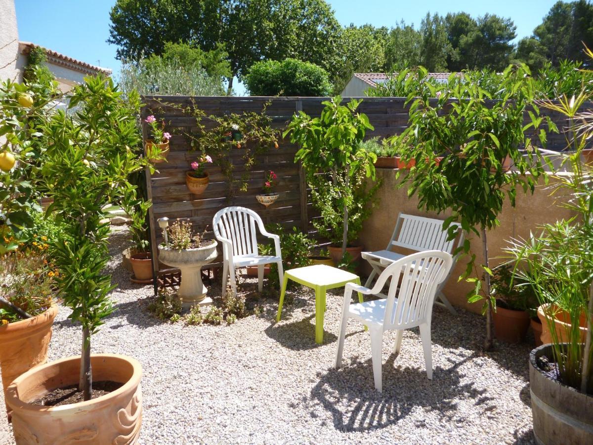 Bed and Breakfast Chez Patrick Roujan Exterior foto